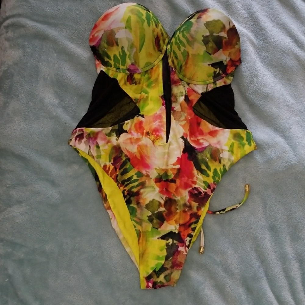FLASH SALE Beach Bunny bathing suit